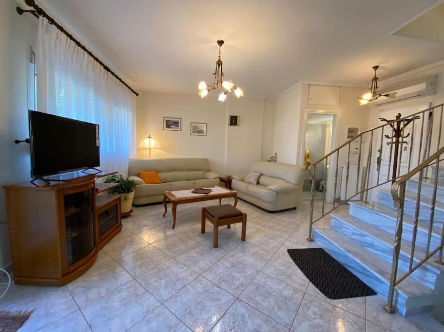Strati'S Place Palaiontsiflikion Luaran gambar